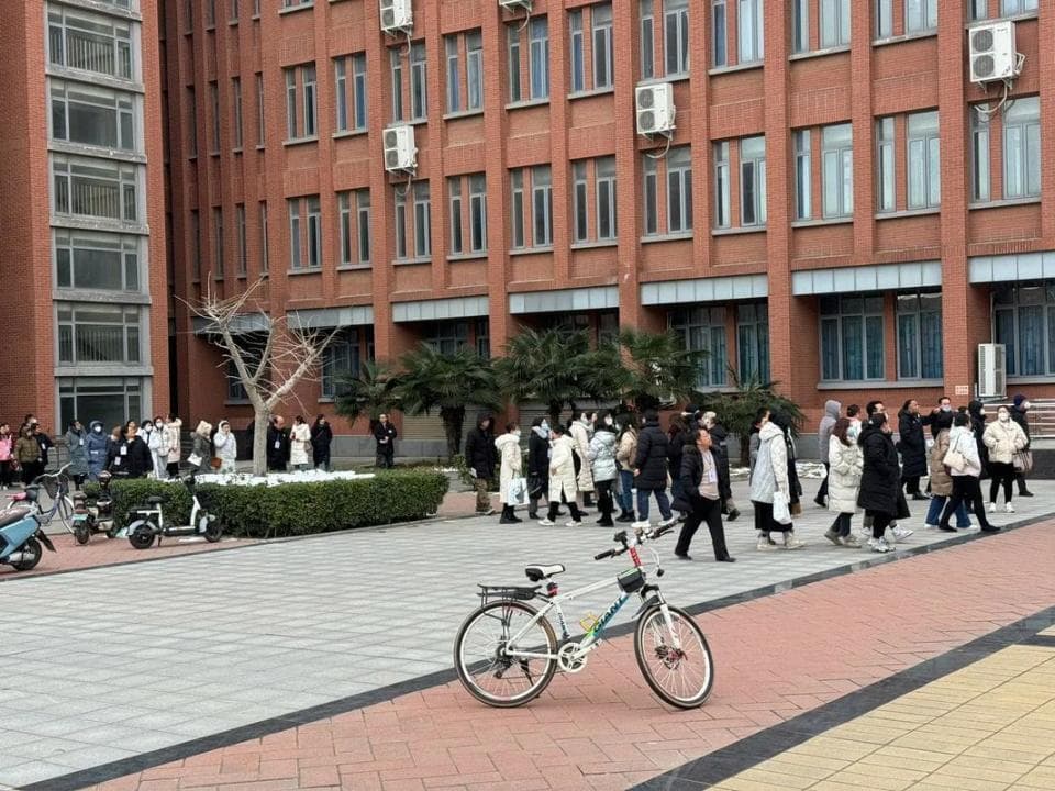 490万人！2025年考研报名人数将“井喷式”增长，原因深度解析