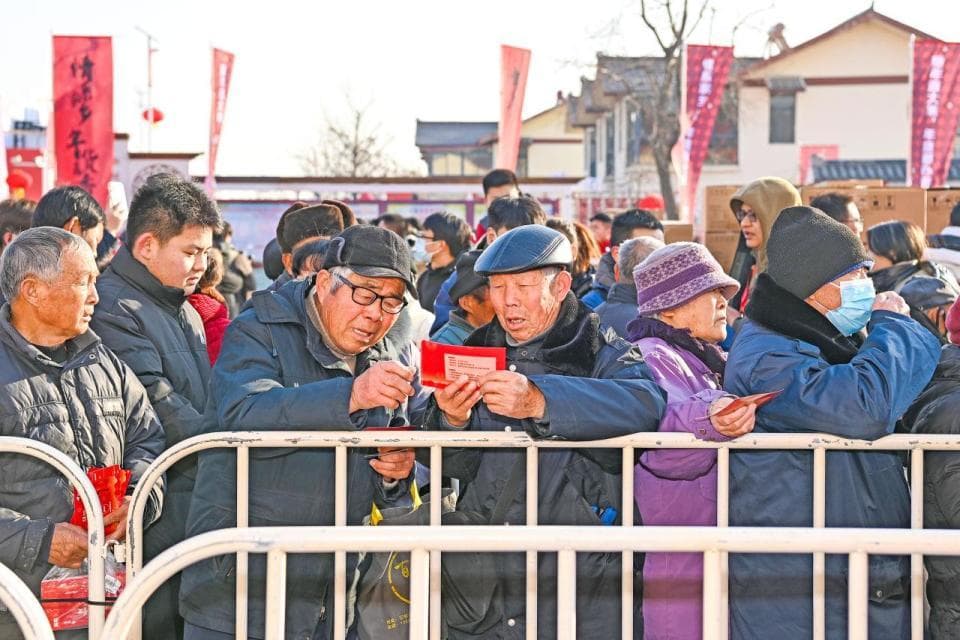 收刘强东的大红包是否要交税？争议“偶然所得”
