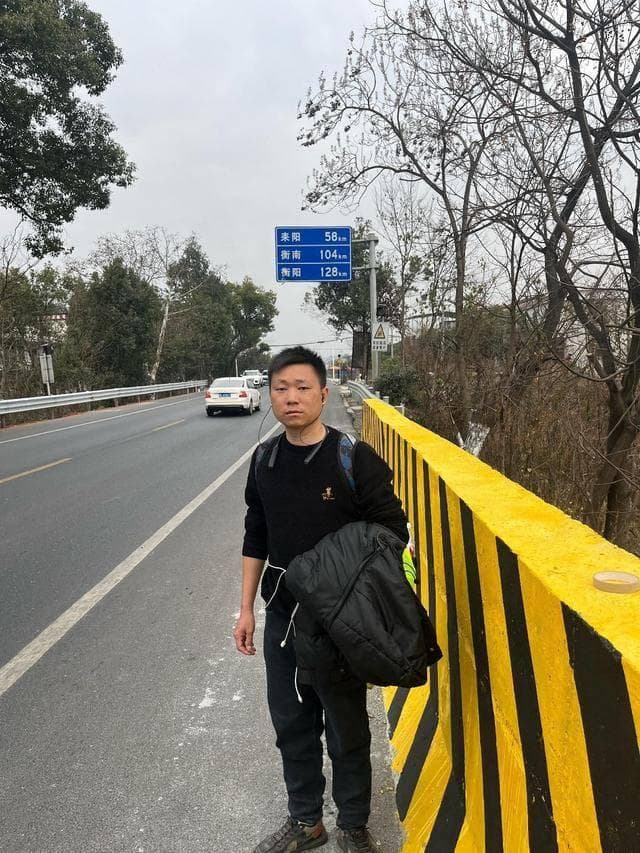 徒步650公里回家过年，小伙：这是自我挑战，不是吃苦