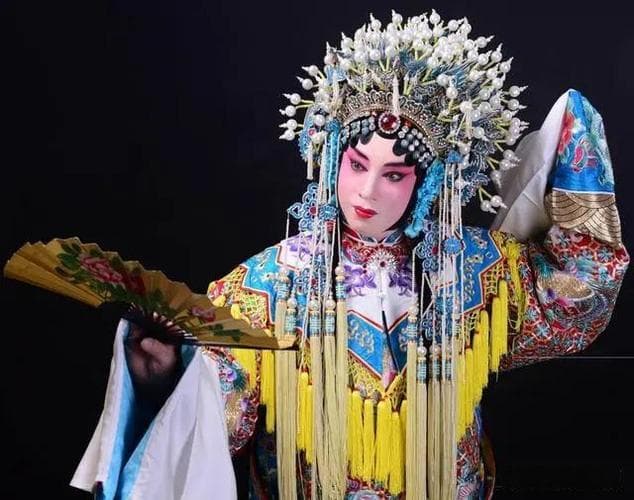 为什么喜欢戏曲人物？——多维度的艺术魅力解析