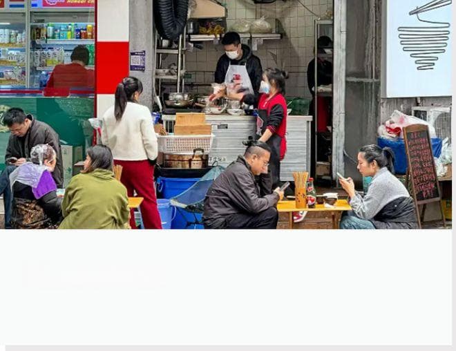 地方面馆走红，“苍蝇小馆”赢麻了？