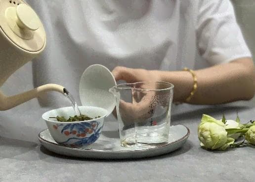 如何挑选适合年轻人的优质茶类及其冲泡方式