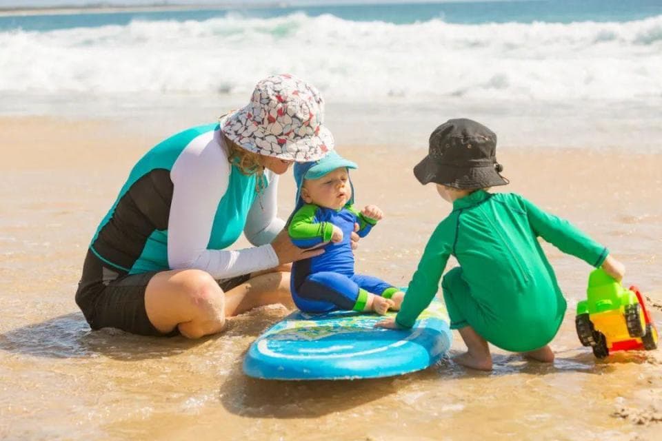 孩子几岁能用防晒霜、洗面奶？长痘、晒伤能用哪些护肤品？