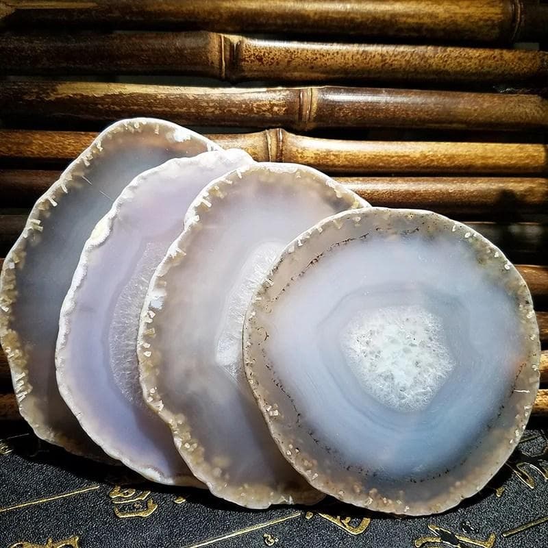 白玛瑙：一种优雅的半宝石
