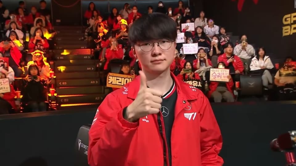 Faker里程碑之战，T1迎来巨变！冠军AD进入替补席，Smash尽力封神