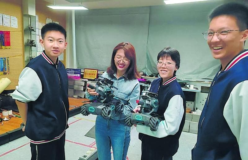 新疆中学开展生涯规划教育：助力学生发现兴趣 明确职业目标