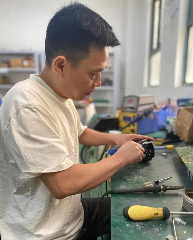 转行新能源汽车维修月入两万，创业者抓住行业机遇