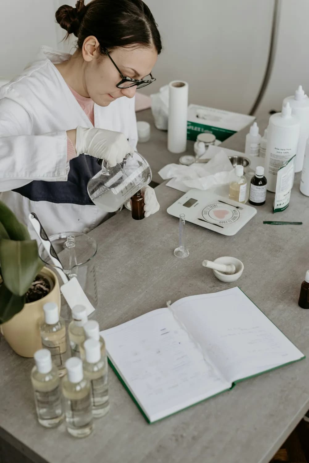 央视曝光PFAS：有毒日常用品的危害
