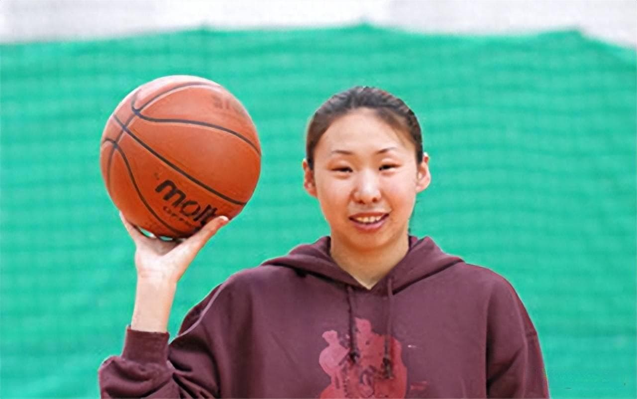 前女篮队长苗立杰：从“女科比”到政协委员的励志人生