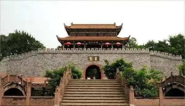 四川发现“雒城”字砖，距今4800-3100年，名字颇有深意
