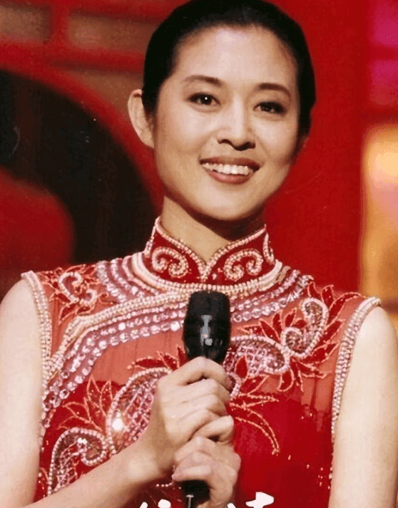 倪萍：从央视舞台到人生选择
