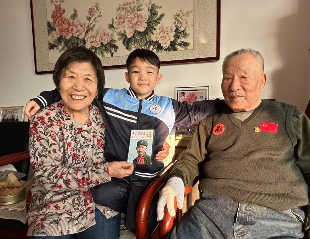 红色家风故事：一家四代学雷锋，最小的才7岁