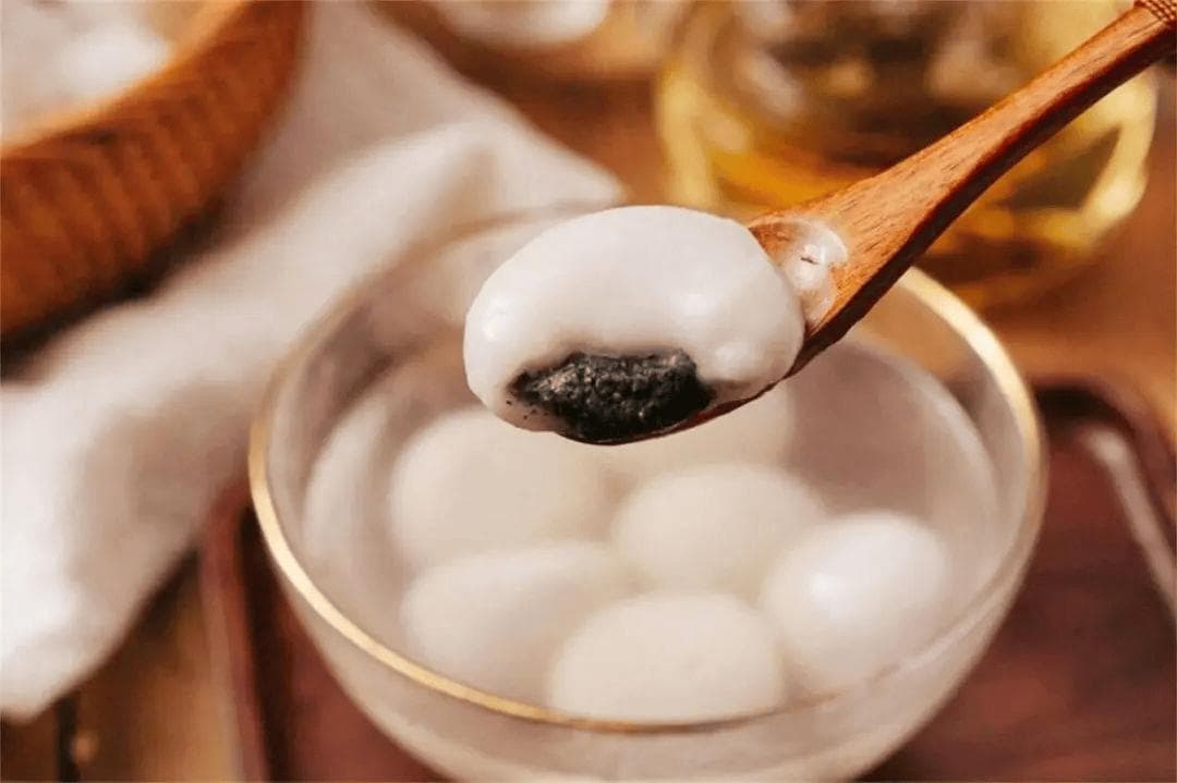 煮汤圆用冷水还是热水？