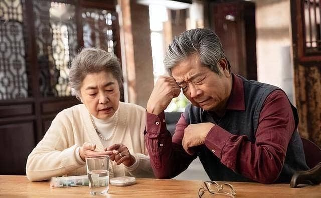 立春已至，服用抗凝药需谨慎食用这四种食物
