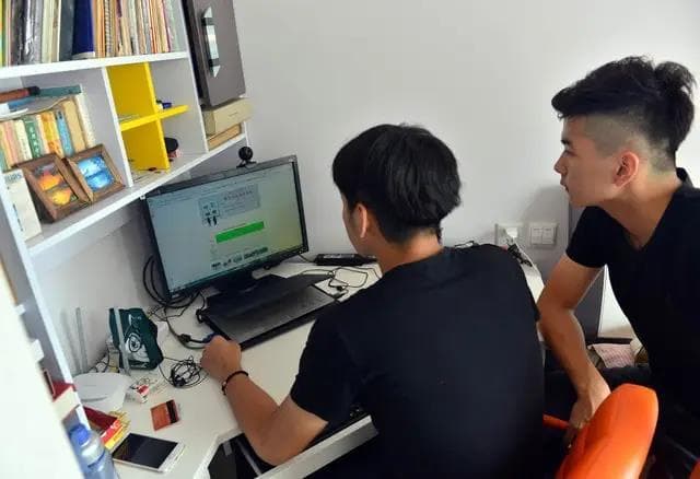 如何优化AI生成的文章：去除AI成分的方法与案例分析