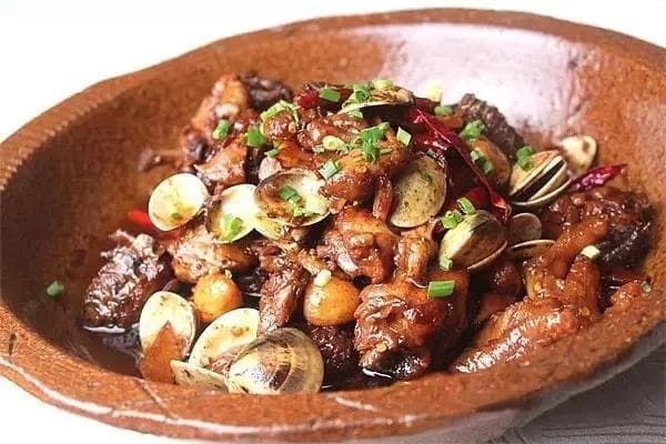 十道外卖必点菜品制作指南：从文蛤烧麻鸡到豉香带鱼