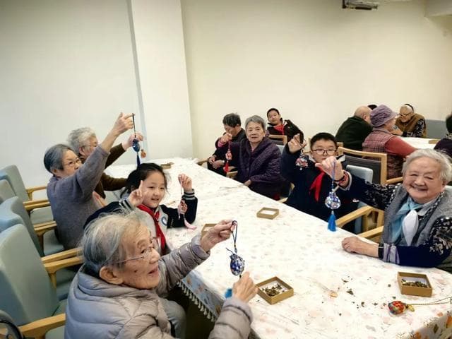 致敬雷锋！沪上学子这样践行雷锋精神