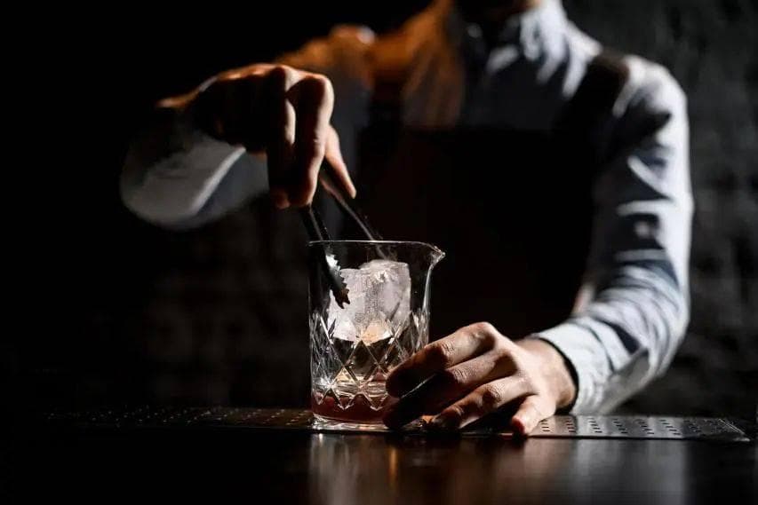 鸡尾酒加不加冰，谁说了算？