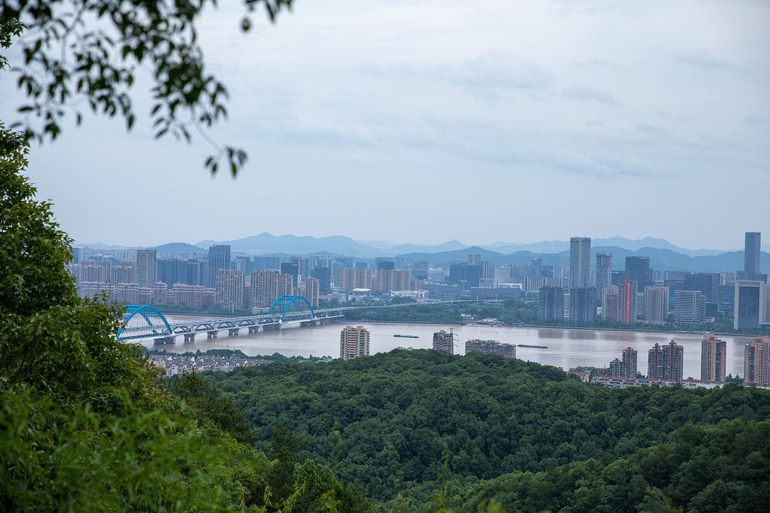 杭州访古丨凤凰山曾巩题刻两处