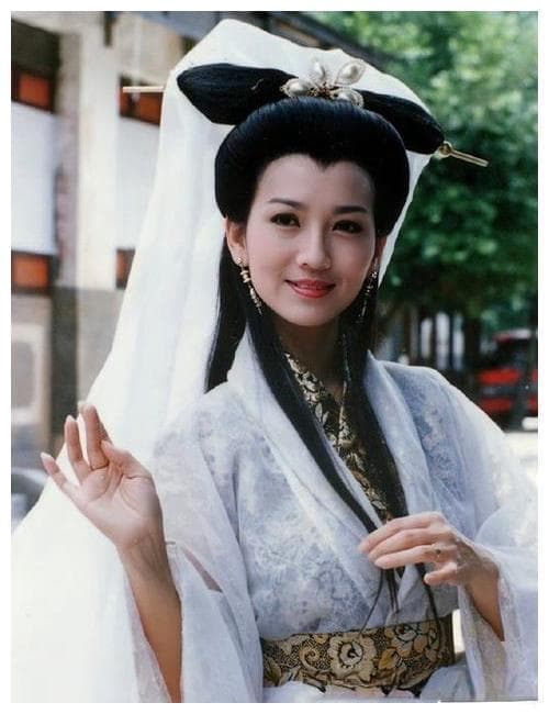 赵雅芝经典角色盘点：白素贞与冯程程