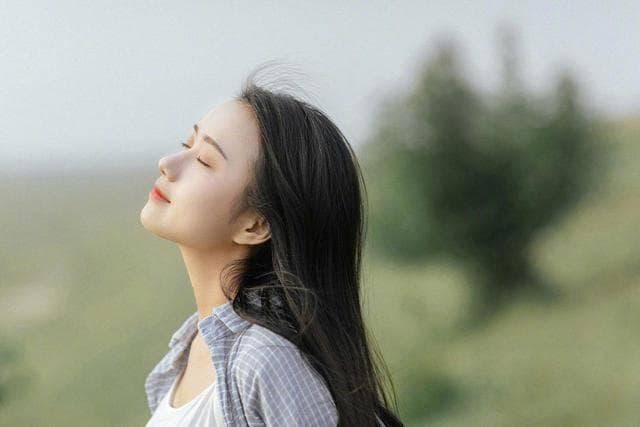 行动胜于甜言蜜语：识别真爱的五个维度