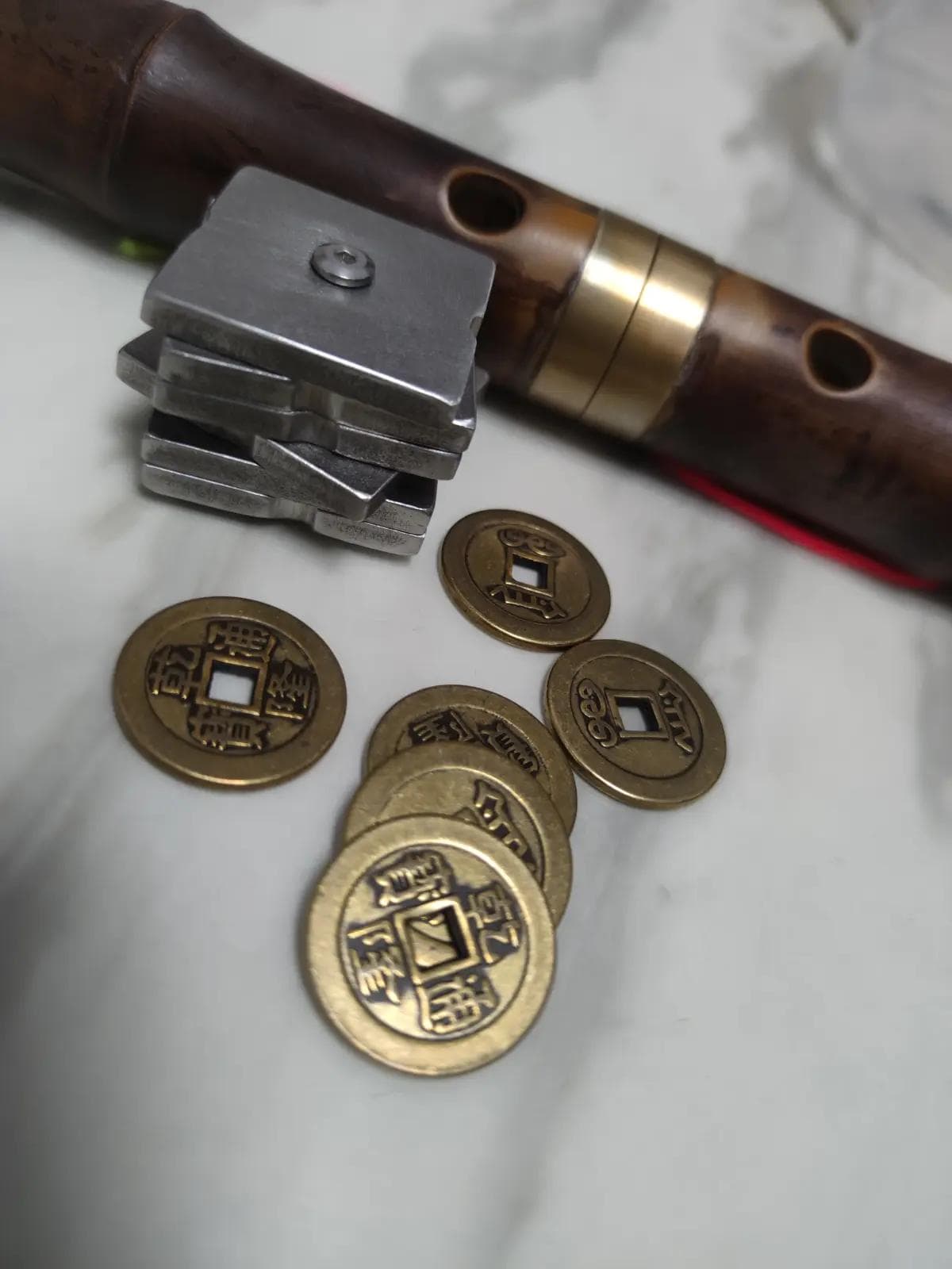 铜钱卜卦中阴阳面的区分