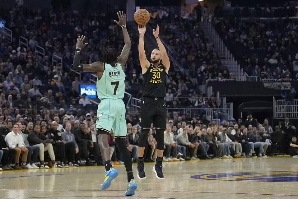 NBA常规赛：勇士大胜黄蜂喜迎四连胜 希尔德16分成取胜关键