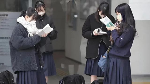 从校园到职场，“卷”现象折射社会竞争焦虑