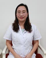 睡眠姿势不当引发后胸痛如何调整
