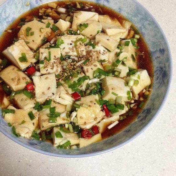 美味的咸鸭蛋拌豆腐怎么做好吃又简单