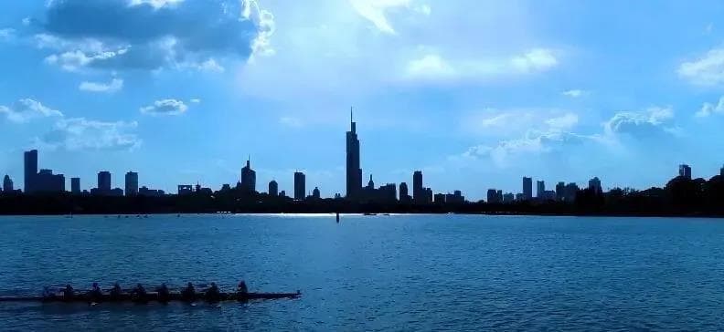 南京玄武湖：城市客厅里的全民健身馆