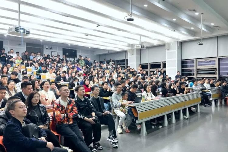 青年科创 热点聚焦 | 人工智能行业发展趋势及Deepseek实践应用