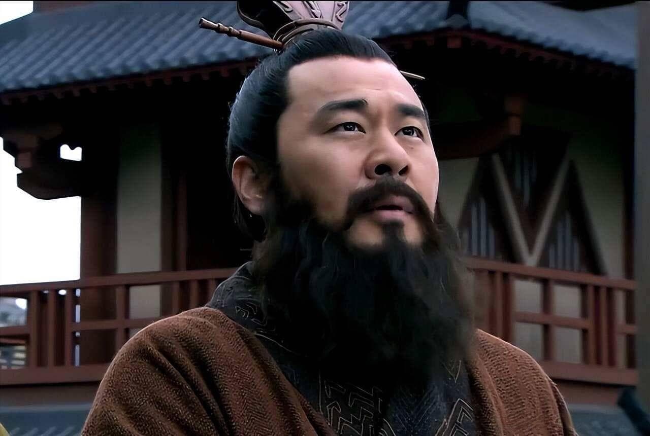 曹操为何不称帝？背后隐藏的权力博弈与抉择！