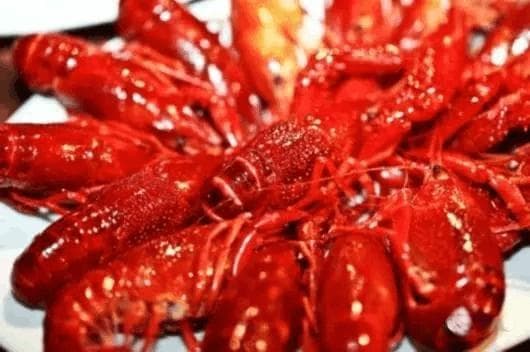 老码头龙虾：武汉小龙虾文化的传承者