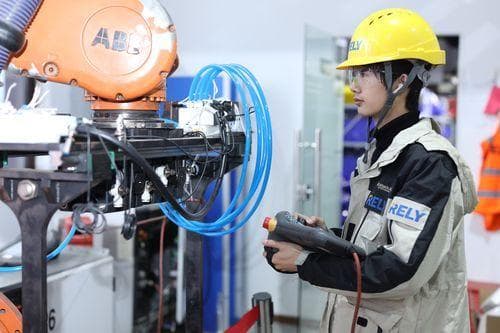 重庆智能工业机器人维护保养特色与创新实践