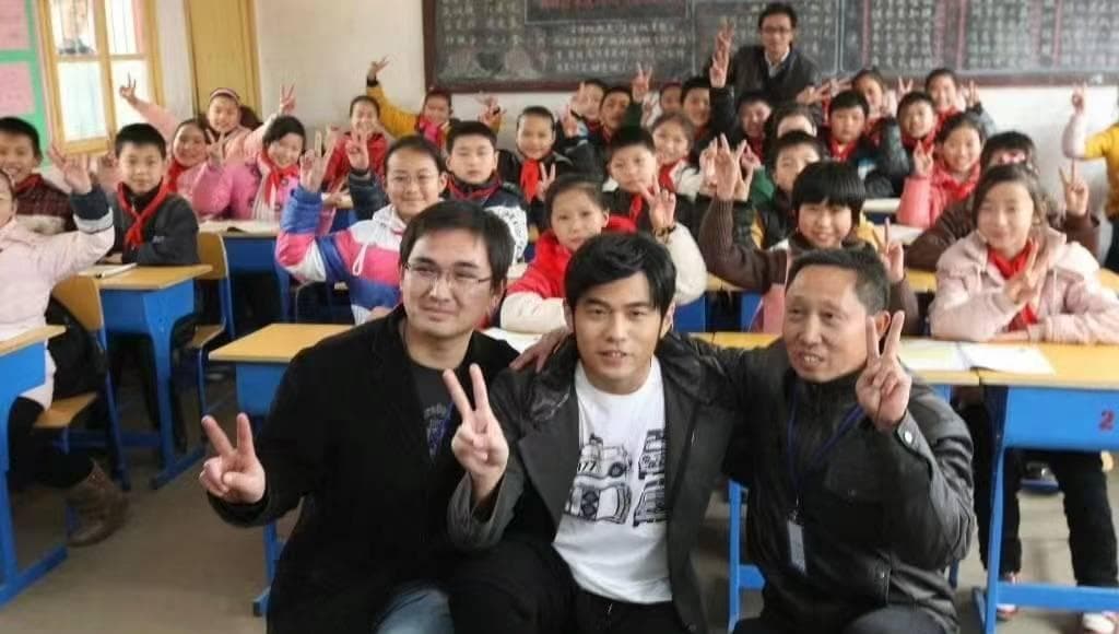 周杰伦：用音乐和善行温暖世界