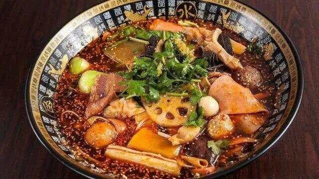 麻辣烫：从川渝江边到全国餐桌的地域传奇