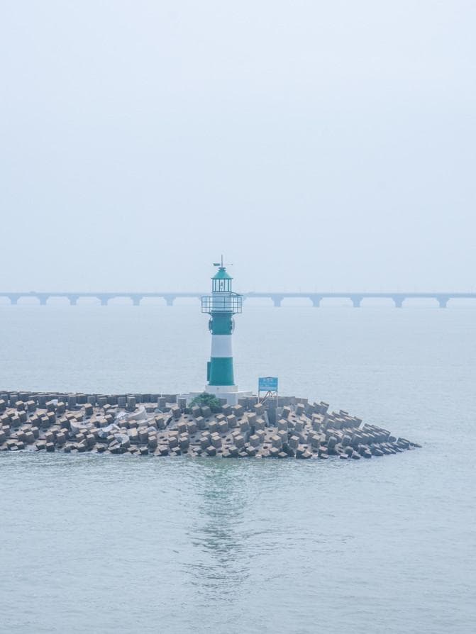 海上看港珠澳大桥：观光游船、珠澳夜游及美食全攻略