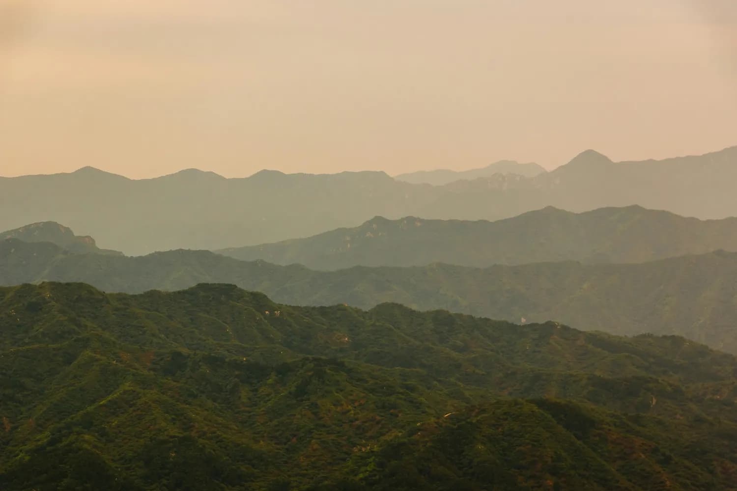 深圳十峰：徒步爱好者的周末打卡圣地