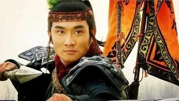 五虎将董平：枪法比肩林冲，勇猛恰如秦明，身手敏捷无人可及