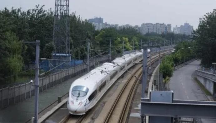 铁路运输的特点、优点和缺点全解析