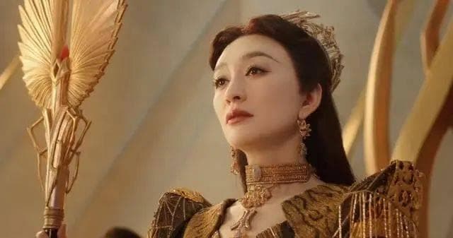 李小冉新剧收官，十年婚姻喜讯刷屏
