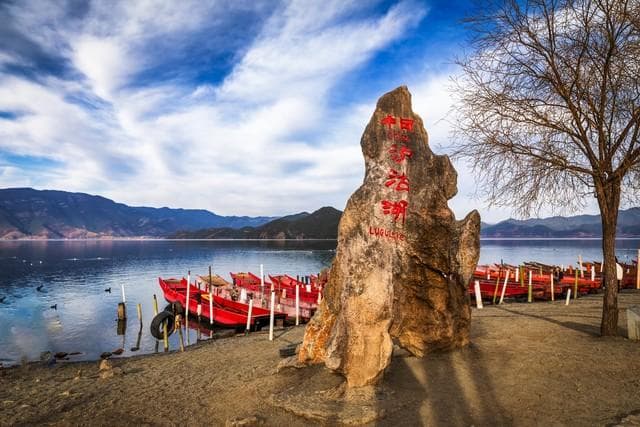 云南泸沽湖旅游最佳季节：春夏秋冬，四季变换，泸沽湖的每一刻都美得令人心动！