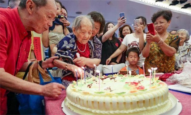 从“生日快乐”到“寿比南山”：中国式祝福语解读