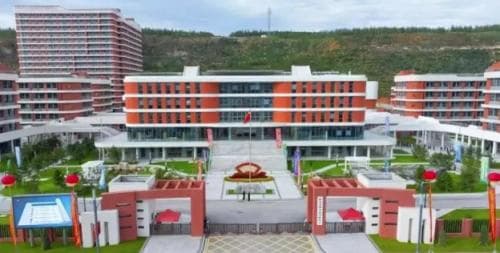 中学50万年薪招老师，是不是“师源掐尖”？是否违背均衡教育理念？