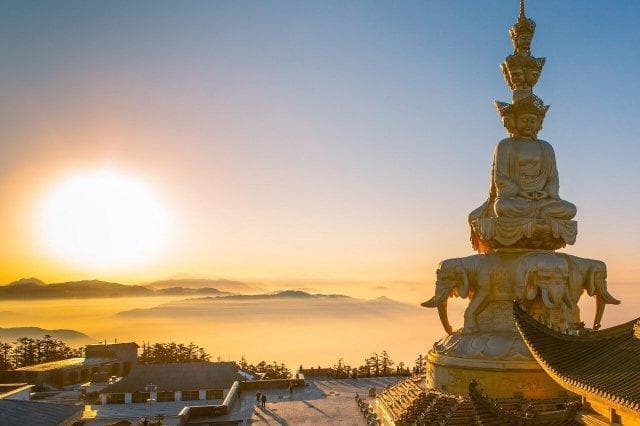 峨眉山最佳旅游时间：四季特色与推荐景点全攻略