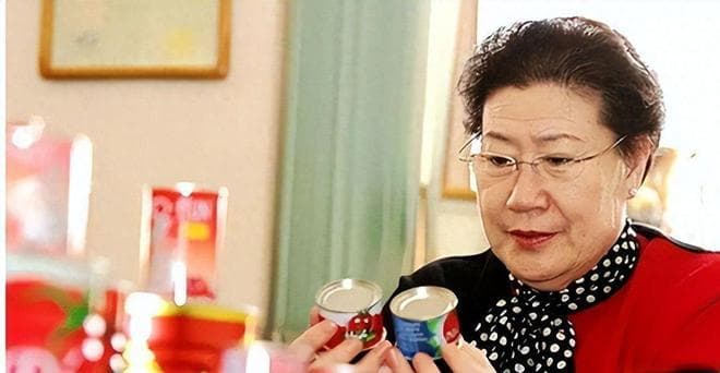 55岁东北大妈退休创业，靠20万资金狂赚138亿，73岁干出上市公司