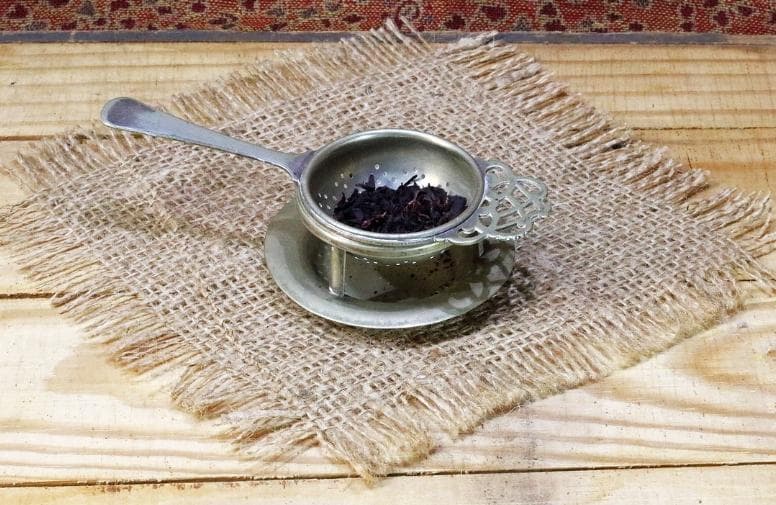 信阳毛尖冲泡技巧：温度高、冲泡快、茶淡酒足，最好是泉水