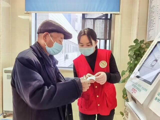 省医便民到身边③｜打造适老化就诊环境，让老年人就医全程“无忧”