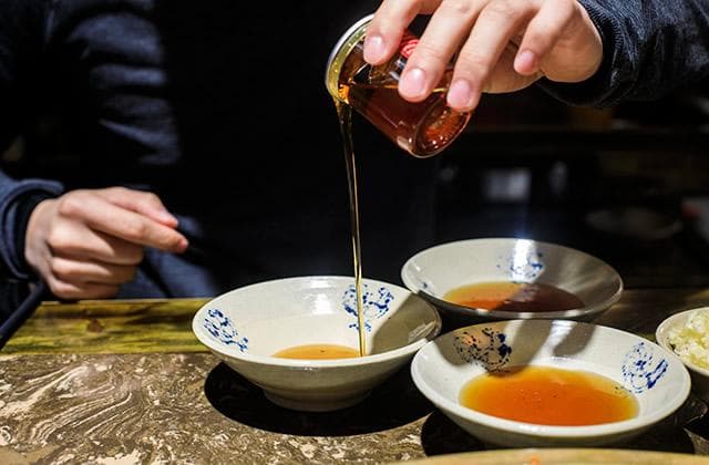 重庆火锅油碟的作用是什么 重庆火锅油碟怎么调